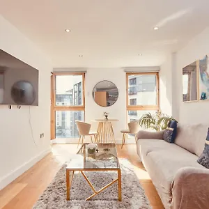 Dock Apt&free Secure Parking! , Leeds (West Yorkshire) United Kingdom
