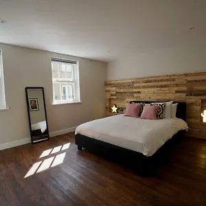 N5 Townhouse, Sleeps 20 , Brighton United Kingdom